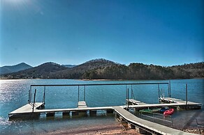 Townhome w/ Fire Pit & Boat Dock: Pets Welcome!