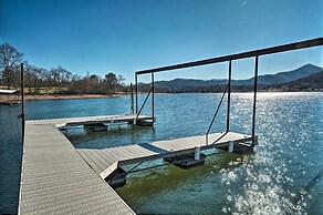 Townhome w/ Fire Pit & Boat Dock: Pets Welcome!