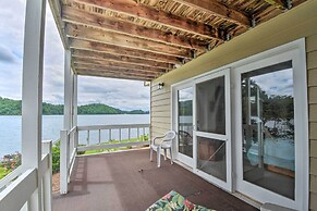 Townhome w/ Fire Pit & Boat Dock: Pets Welcome!