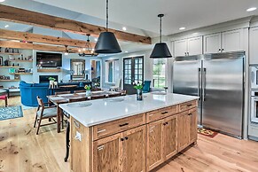 Beautiful Nashville Home Near Downtown w/ Hot Tub!