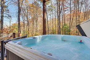 Blue Ridge Log Cabin w/ Hot Tub & Game Room!