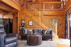 Blue Ridge Log Cabin w/ Hot Tub & Game Room!