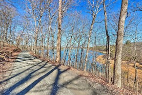 Blue Ridge Log Cabin w/ Hot Tub & Game Room!