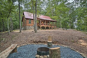 Peaceful Cabin on 3 Private Acres: Deck & Fire Pit