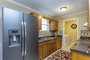 Charming Nashville Home Near Restaurants & Bars!