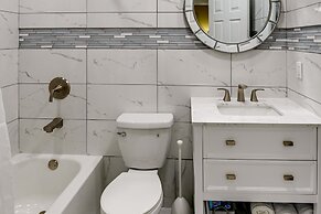 Charming Nashville Home Near Restaurants & Bars!