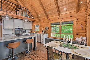 Luxe Jasper Cabin w/ Deck + Blue Ridge Mtn Views!