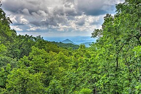Luxe Jasper Cabin w/ Deck + Blue Ridge Mtn Views!