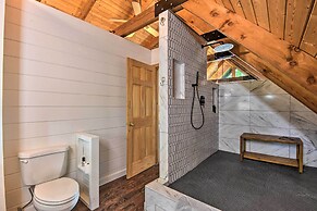 Luxe Jasper Cabin w/ Deck + Blue Ridge Mtn Views!