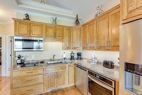Lake-view Condo With Covered Deck in Hiawassee!