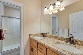 Lake-view Condo With Covered Deck in Hiawassee!