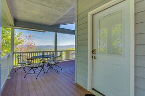 Lake-view Condo With Covered Deck in Hiawassee!