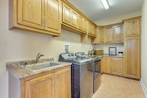 Lake-view Condo With Covered Deck in Hiawassee!