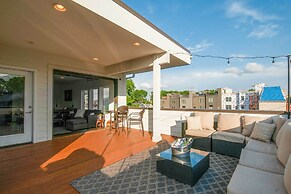 Nashville Home w/ Rooftop Deck < 2 Mi to Dtwn