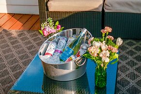 Nashville Home w/ Rooftop Deck < 2 Mi to Dtwn