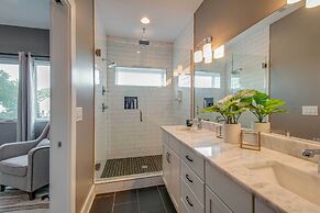 Nashville Home w/ Rooftop Deck < 2 Mi to Dtwn