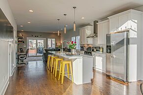 Nashville Home w/ Rooftop Deck < 2 Mi to Dtwn
