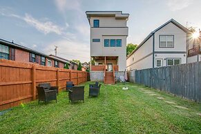 Nashville Home w/ Rooftop Deck < 2 Mi to Dtwn
