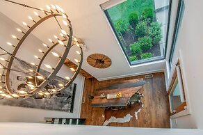 Nashville Home w/ Rooftop Deck < 2 Mi to Dtwn