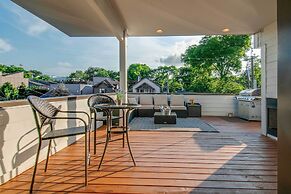 Nashville Home w/ Rooftop Deck < 2 Mi to Dtwn