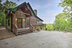 Luxe Blue Ridge Cabin Chasing Dreams w/ Hot Tub