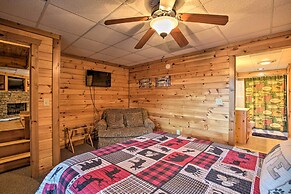 Luxe Blue Ridge Cabin Chasing Dreams w/ Hot Tub