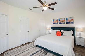 Chic Thomasville Home: Walk to Downtown!