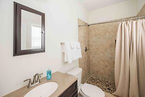 Chic Thomasville Home: Walk to Downtown!