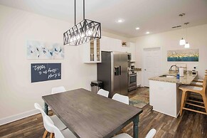 Chic Thomasville Home: Walk to Downtown!