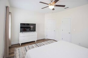 Chic Thomasville Home: Walk to Downtown!