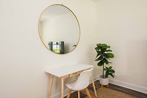 Chic Thomasville Home: Walk to Downtown!