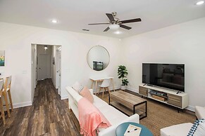 Chic Thomasville Home: Walk to Downtown!