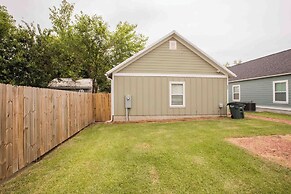 Chic Thomasville Home: Walk to Downtown!