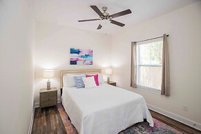 Chic Thomasville Home: Walk to Downtown!