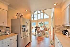 Picturesque Sky Haus Sanctuary w/ Mountain Views