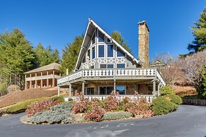 Picturesque Sky Haus Sanctuary w/ Mountain Views