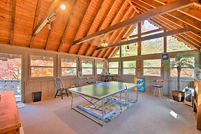 Picturesque Sky Haus Sanctuary w/ Mountain Views