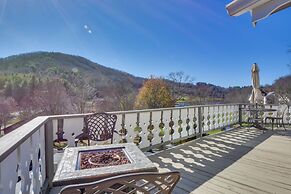 Picturesque Sky Haus Sanctuary w/ Mountain Views