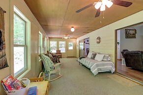 Cozy Blairsville Cabin: 2 Mi to Vogel State Park!
