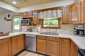Cozy Blairsville Cabin: 2 Mi to Vogel State Park!