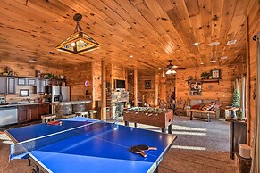 Large Luxe Cabin W/hot Tub 16mi to Blue Ridge