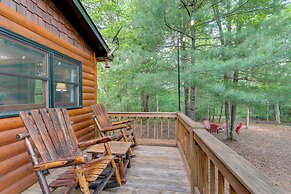 Pet-friendly Cabin w/ Hot Tub in Mineral Bluff!