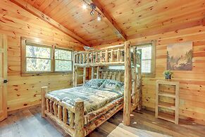 Pet-friendly Cabin w/ Hot Tub in Mineral Bluff!