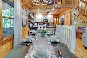 Pet-friendly Cabin w/ Hot Tub in Mineral Bluff!