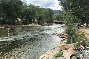 0660: Dtwn Salida Condo w/ Balcony