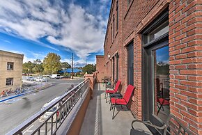 0660: Dtwn Salida Condo w/ Balcony