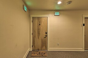 0660: Dtwn Salida Condo w/ Balcony