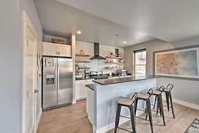 0660: Dtwn Salida Condo w/ Balcony