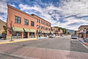 0660: Dtwn Salida Condo w/ Balcony