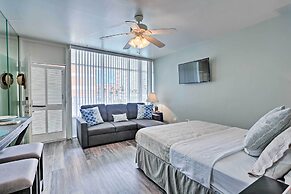 Virginia Beach Studio w/ Balcony + Pool View!